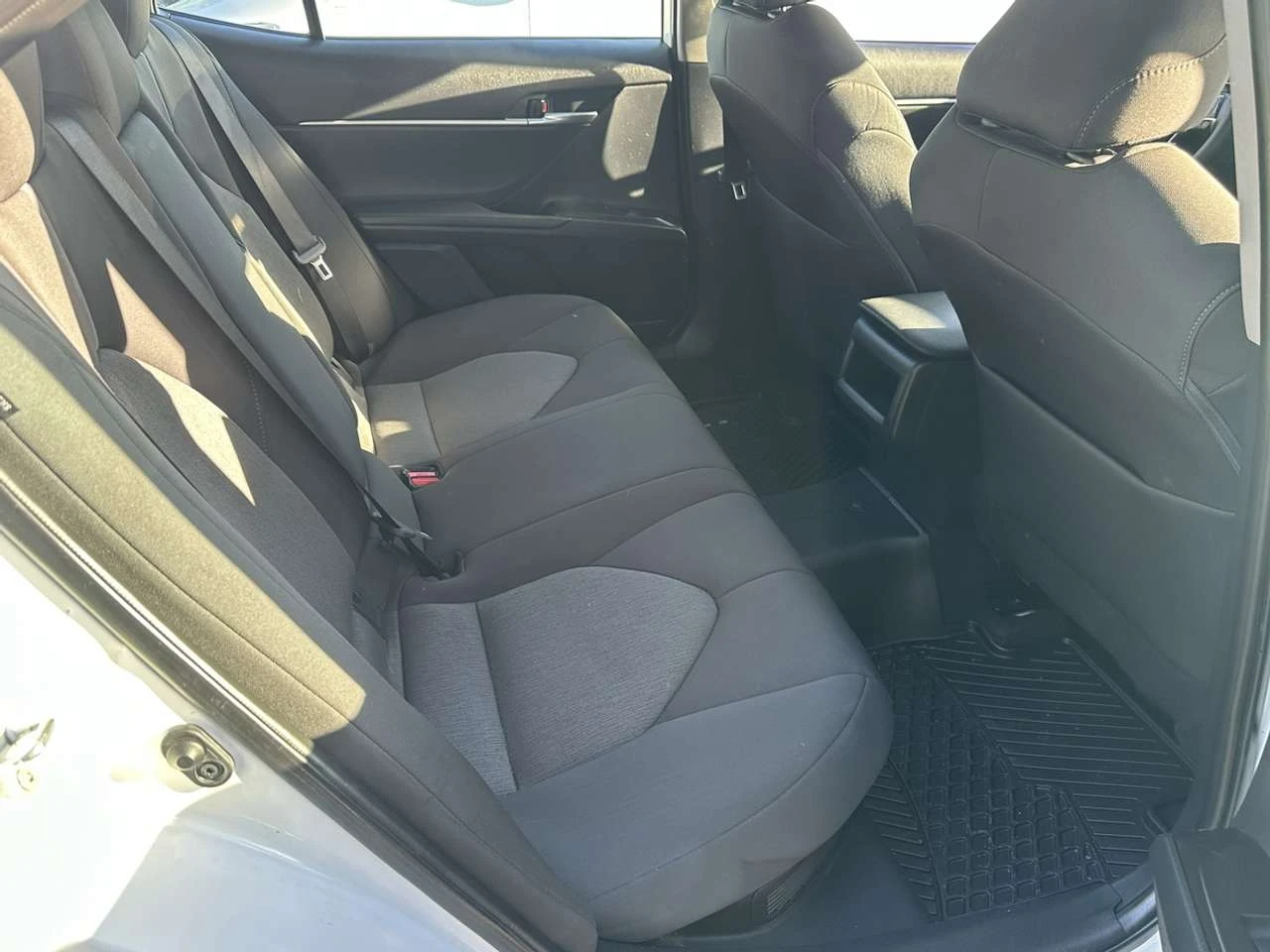 Toyota Camry LE, снимка 11 - Автомобили и джипове - 56653972