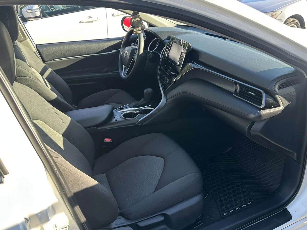 Toyota Camry LE, снимка 9 - Автомобили и джипове - 56653972