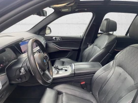 BMW X5 40i/M-SPORT/SHADOW-L./340HP/PANO/H&K/HUD/907f - 92999 лв. / 47549.63 € - 61396898 10
