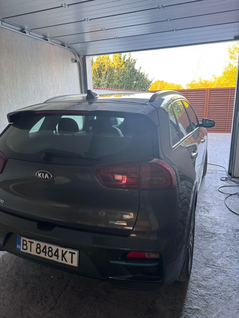 Kia Niro е-Ниро 64кв/ч 204кс в гаранция! , снимка 5 - Автомобили и джипове - 51537191