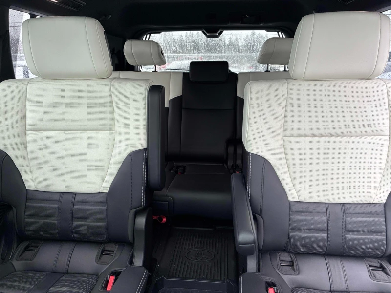 Toyota Sequoia * CAPSTONE* CARFAX * БЕЗ ПЪРВОНАЧАЛНА ВНОСКА, снимка 10 - Автомобили и джипове - 52751863