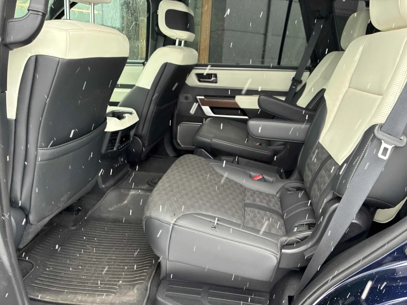 Toyota Sequoia * CAPSTONE* CARFAX * БЕЗ ПЪРВОНАЧАЛНА ВНОСКА, снимка 11 - Автомобили и джипове - 52751863