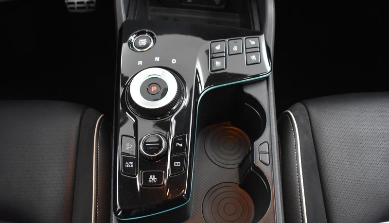 Kia Sportage 1.6 Plug-In* GT-LINE* 360 CAM* 4WD* DISTR* KAYLESS, снимка 11 - Автомобили и джипове - 53509374