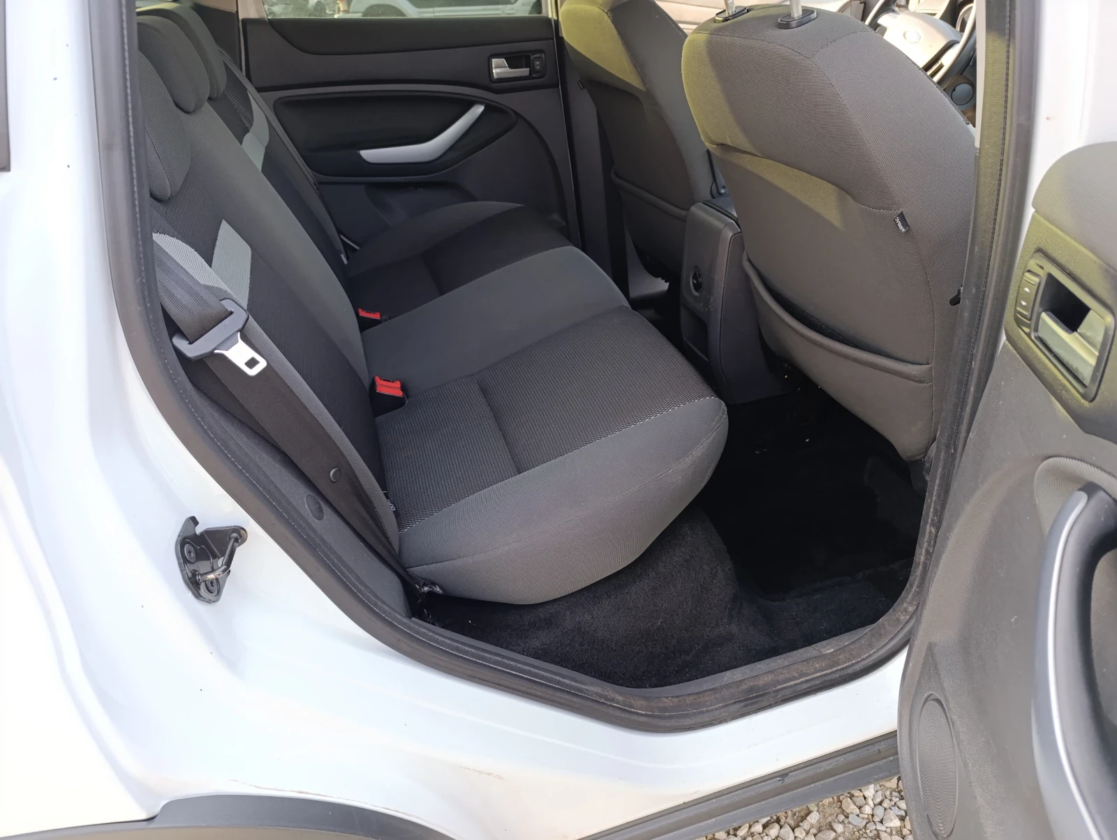 Ford Kuga 2.0 TDCi Trend - изображение 10