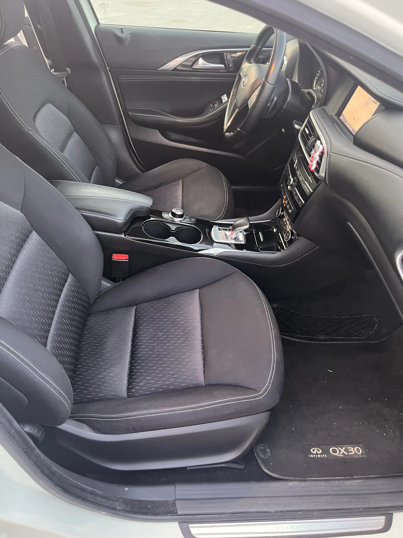 Infiniti QX30 2.2d AWD  | Mobile.bg   11