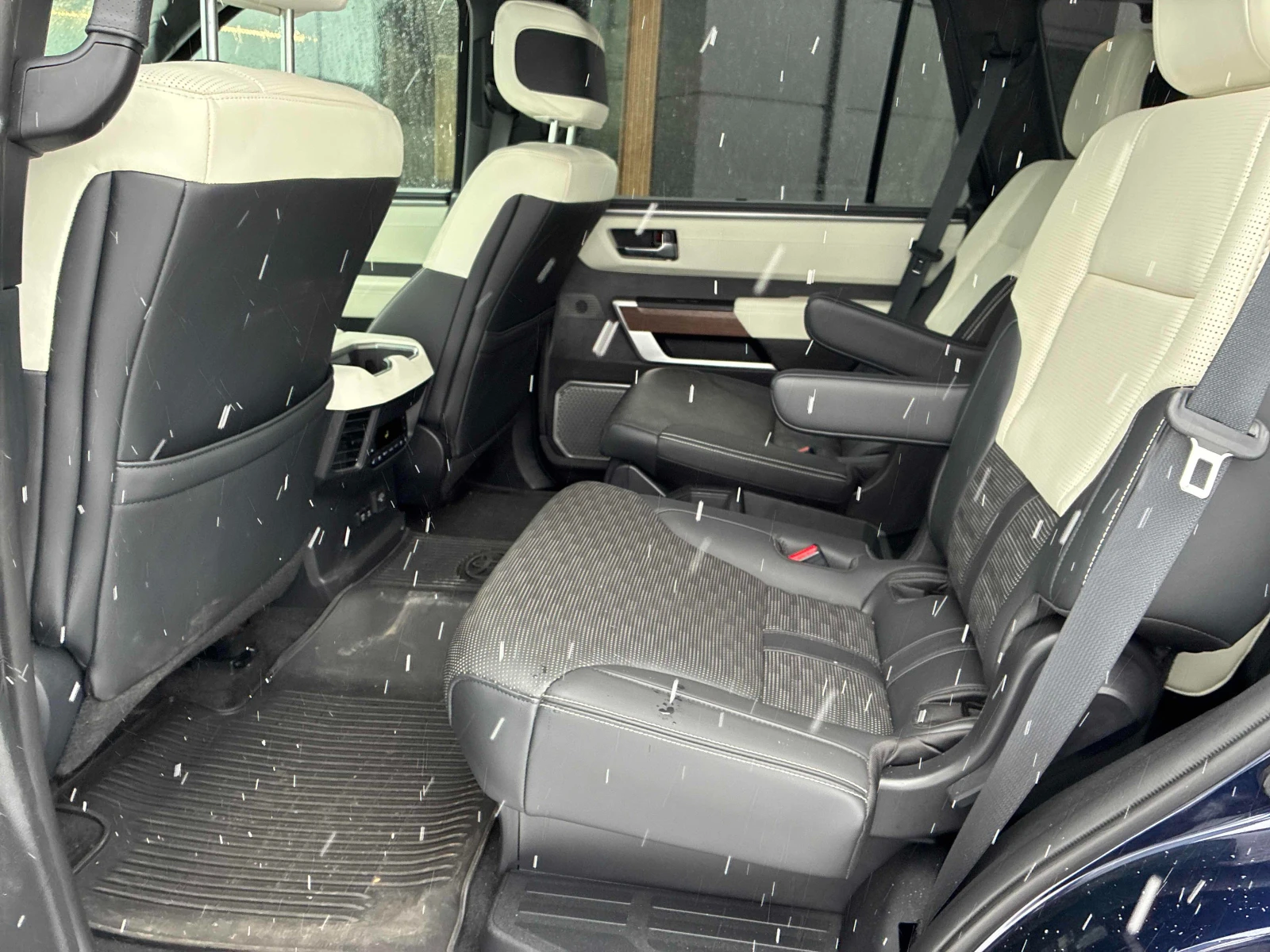 Toyota Sequoia * CAPSTONE* CARFAX * ��� ������������ ������ | Mobile.bg � ����������� 11