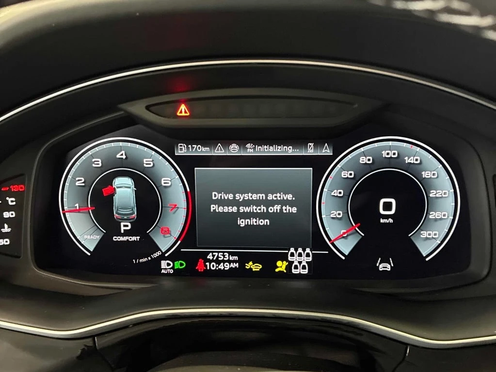 Audi Q7 * Technik * CARFAX * ДИСТРОНИК* 360* ОБДУХВАНЕ - изображение 8