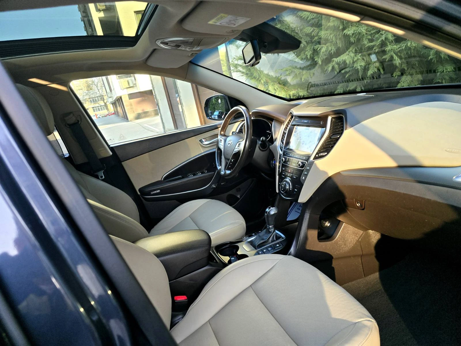 Hyundai Santa fe GRAND-PREMIUM-KEYLESS-GO-ПАНОРАМА-ОБДУХВАНЕ-360, снимка 11 - Автомобили и джипове - 53835059
