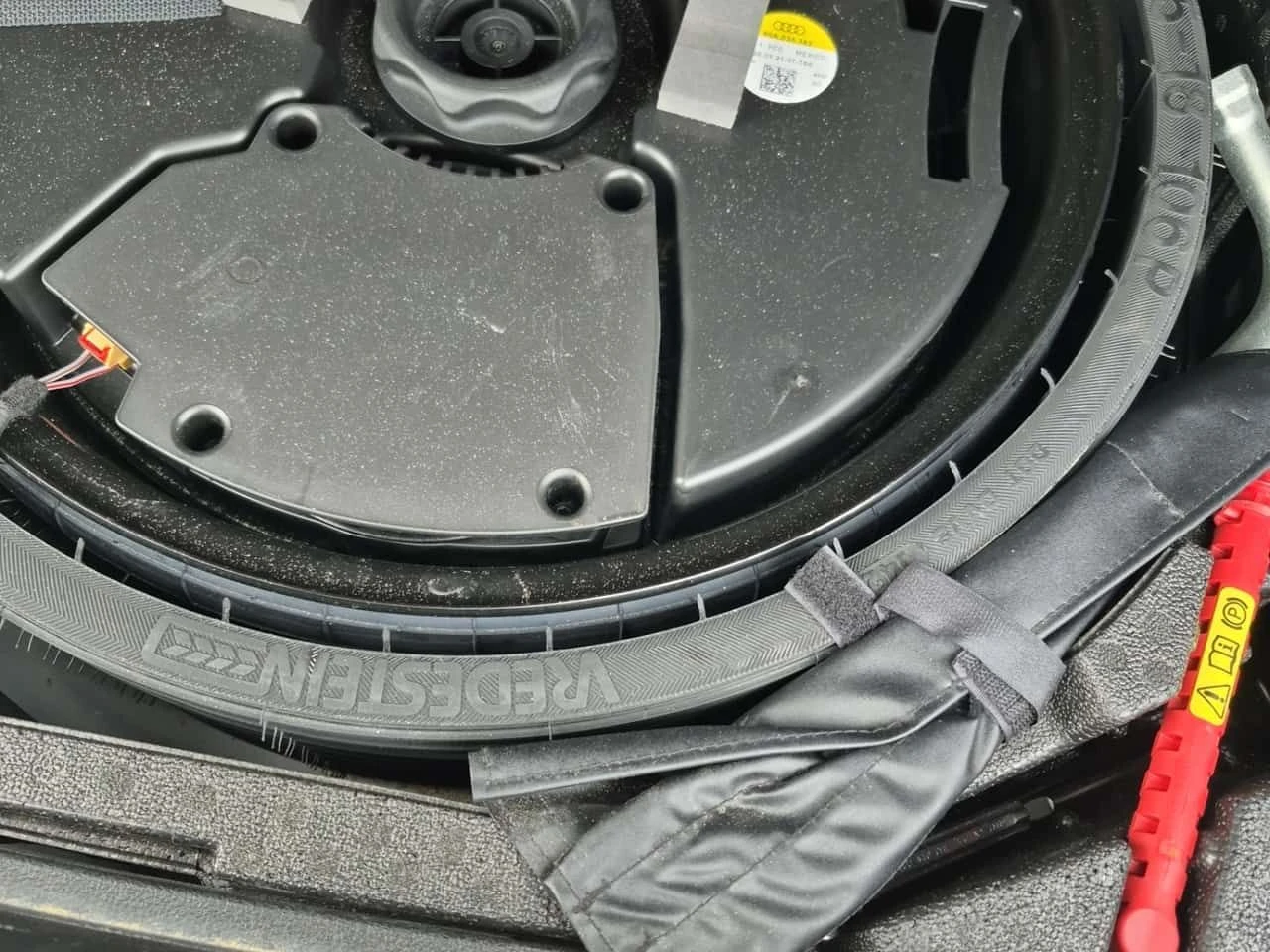 Audi Q5  KOMFORT /DISTRONIC/CAMERA/ПОДГРЕВИ , снимка 14 - Автомобили и джипове - 54000826