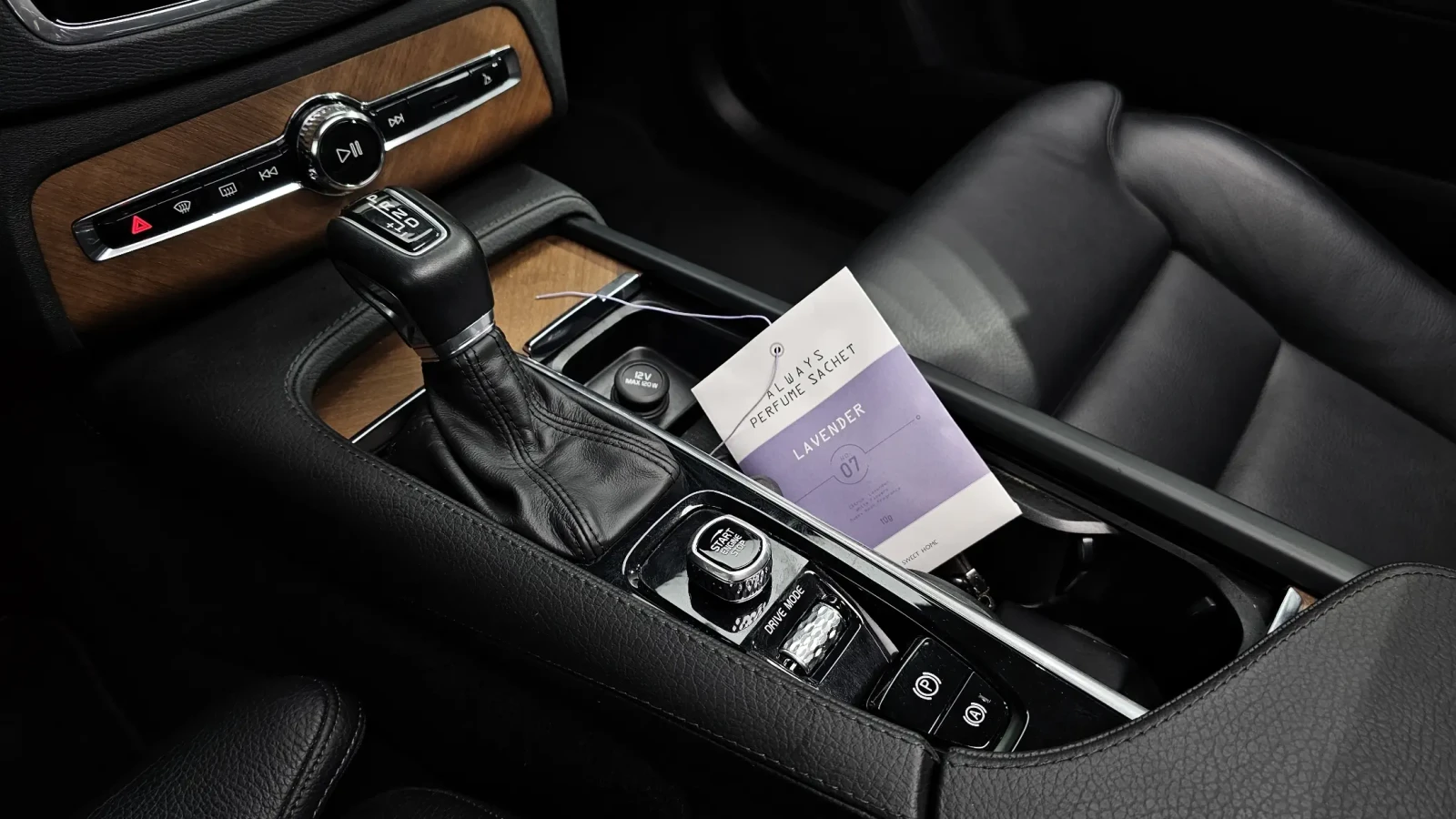 Volvo Xc90 D5 Momentum, снимка 8 - Автомобили и джипове - 54790326