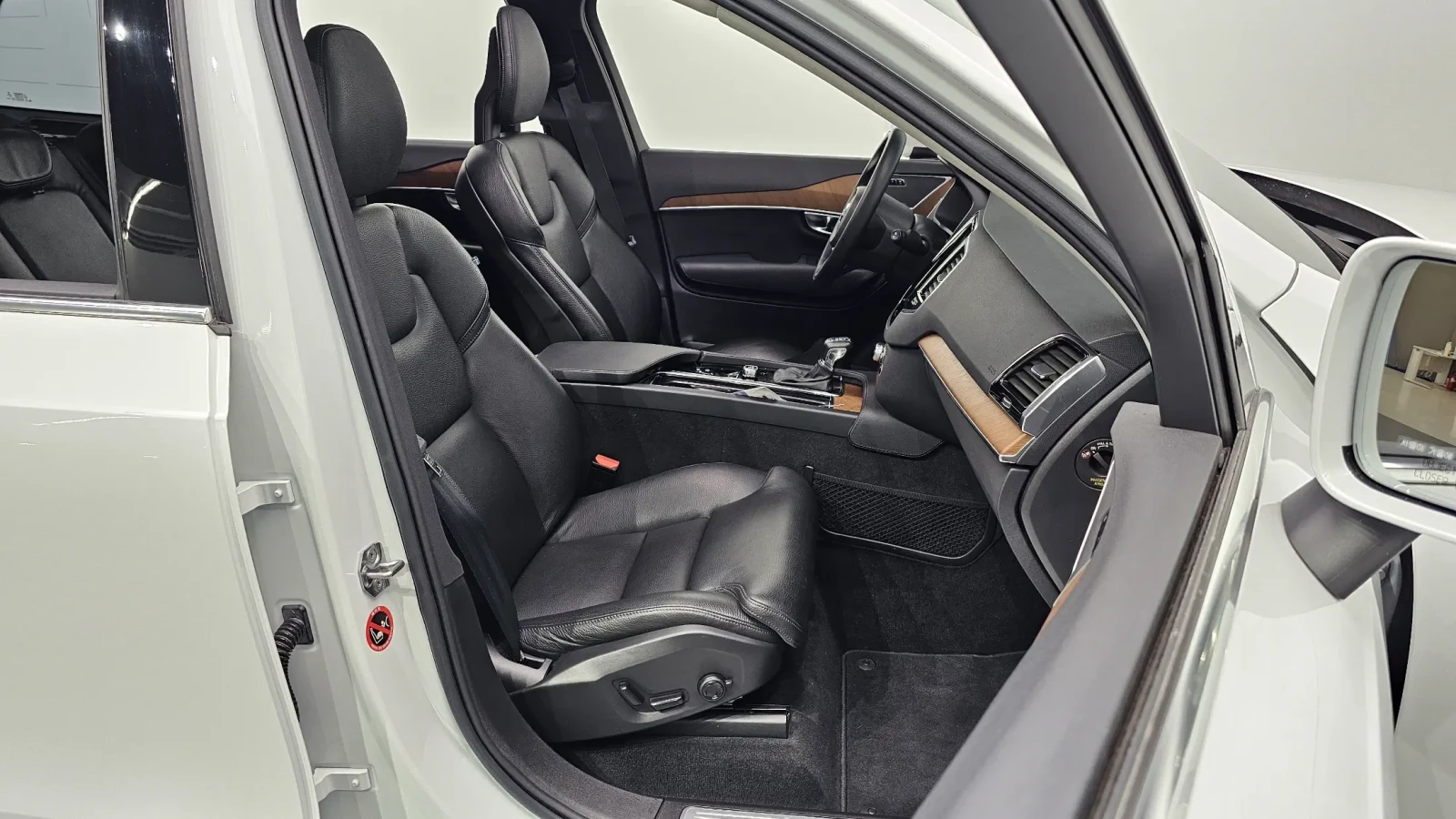 Volvo Xc90 D5 Momentum, снимка 9 - Автомобили и джипове - 54790326