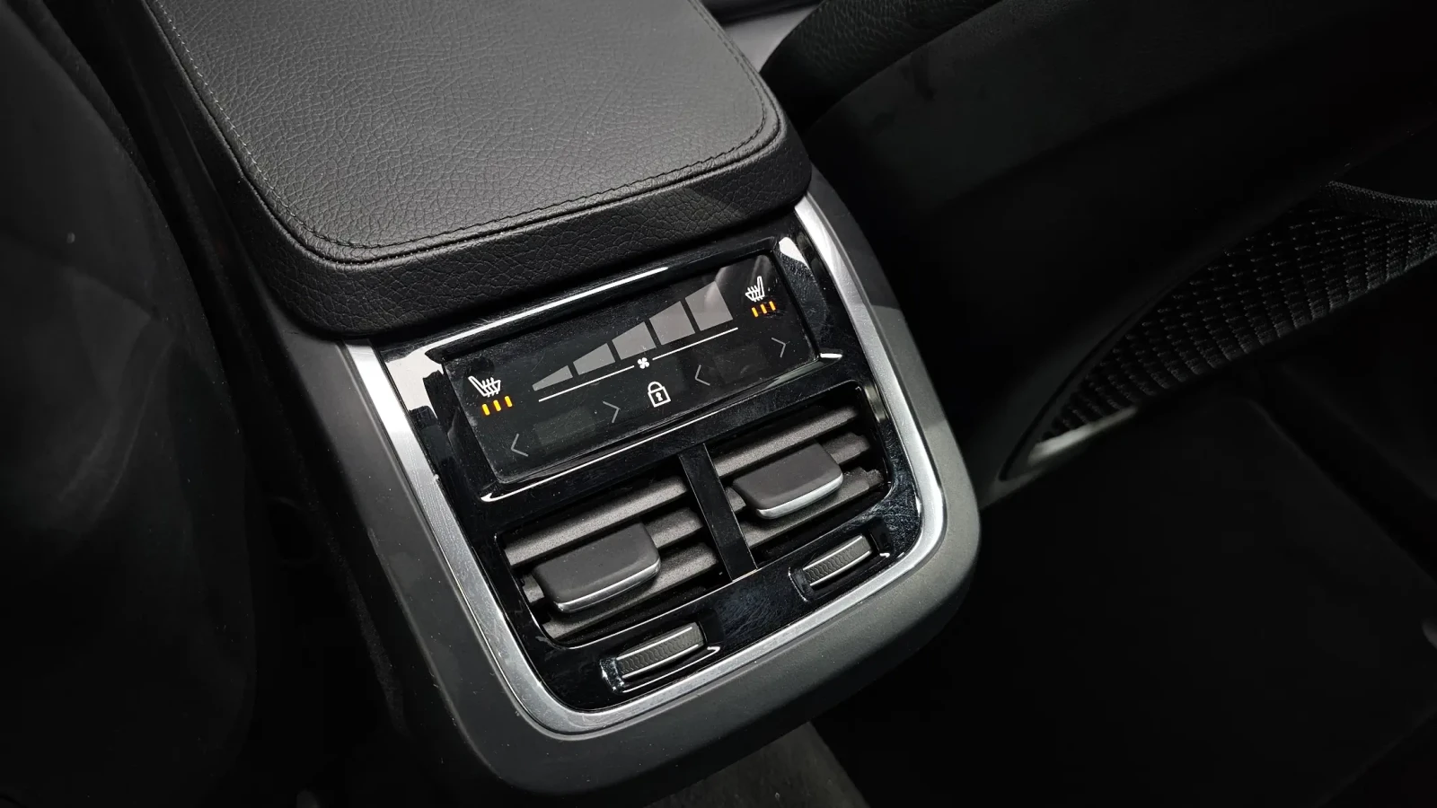 Volvo Xc90 D5 Momentum, снимка 13 - Автомобили и джипове - 54790326