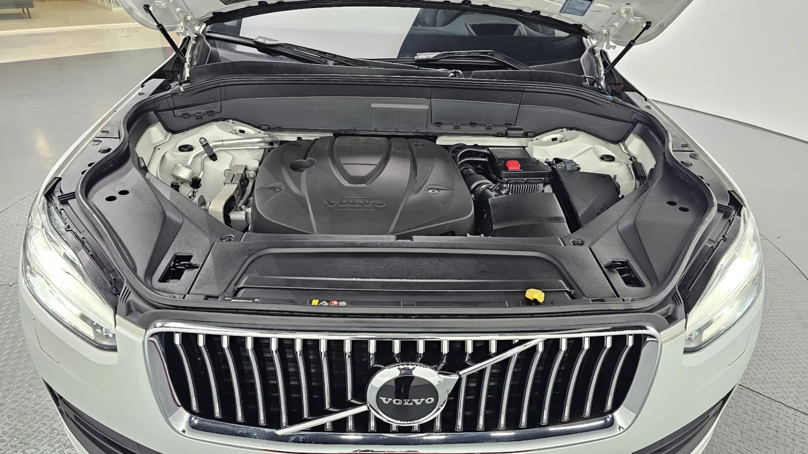 Volvo Xc90 D5 Momentum, снимка 5 - Автомобили и джипове - 54790326