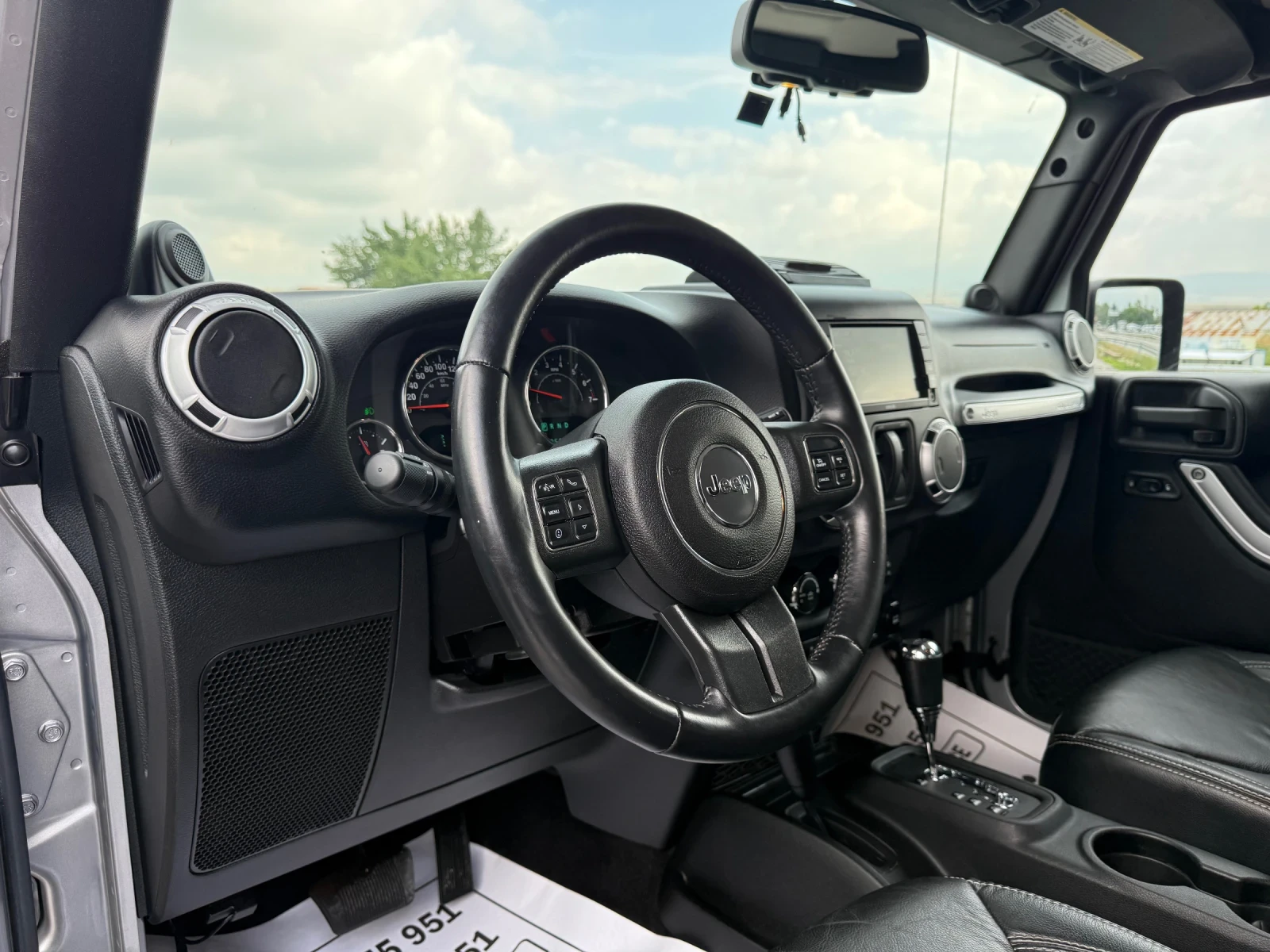 Jeep Wrangler SAHARA-TRAIL RATED-46.000км-КАТО ЧИСТО НОВ-УНИКАТ, снимка 9 - Автомобили и джипове - 55142072