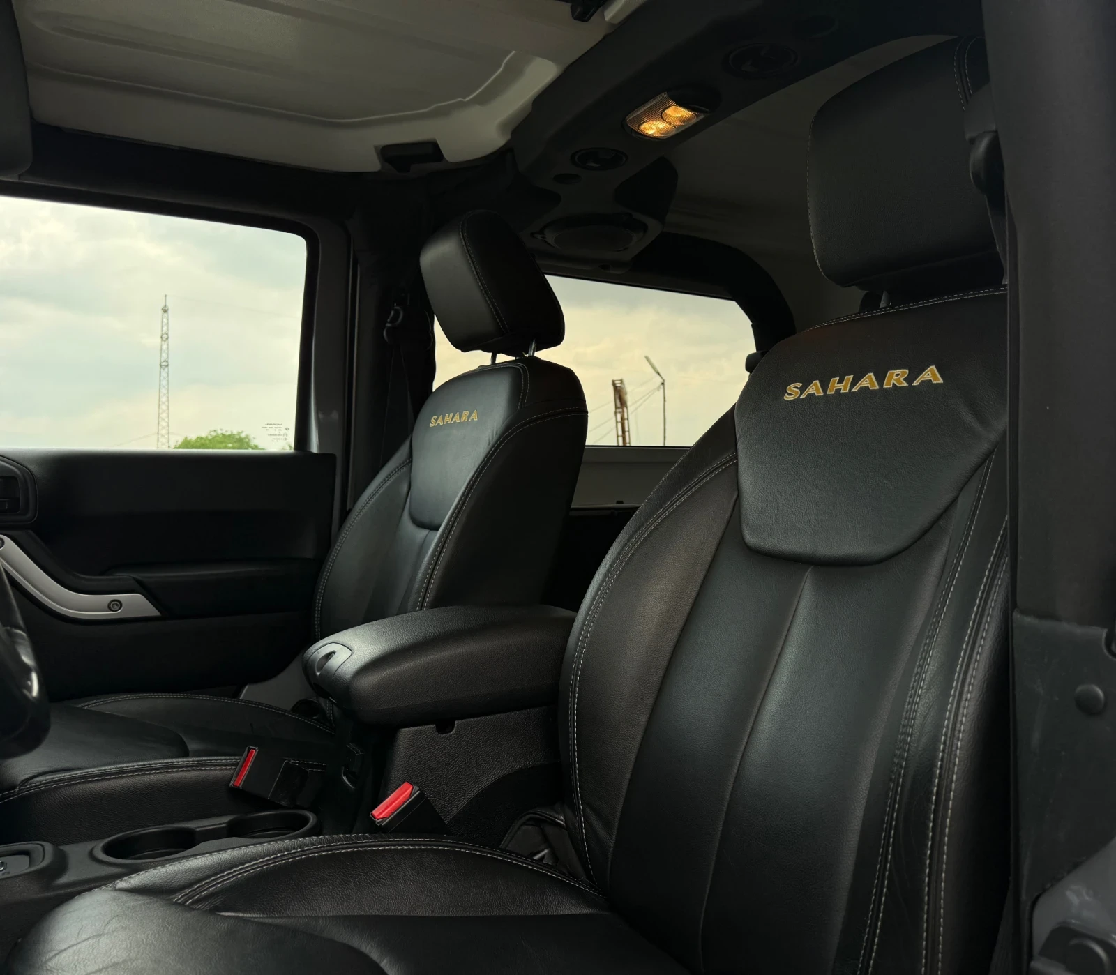 Jeep Wrangler SAHARA-TRAIL RATED-46.000км-КАТО ЧИСТО НОВ-УНИКАТ, снимка 8 - Автомобили и джипове - 55142072