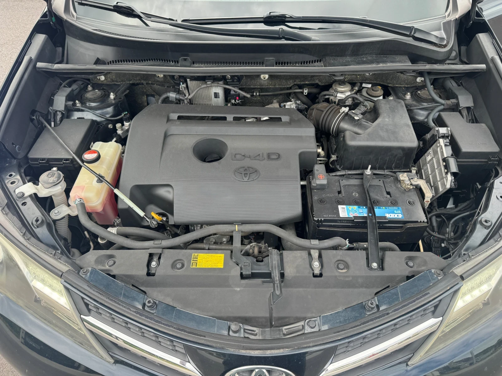 Toyota Rav4 2.2D4D-Обслужен, снимка 11 - Автомобили и джипове - 55161172