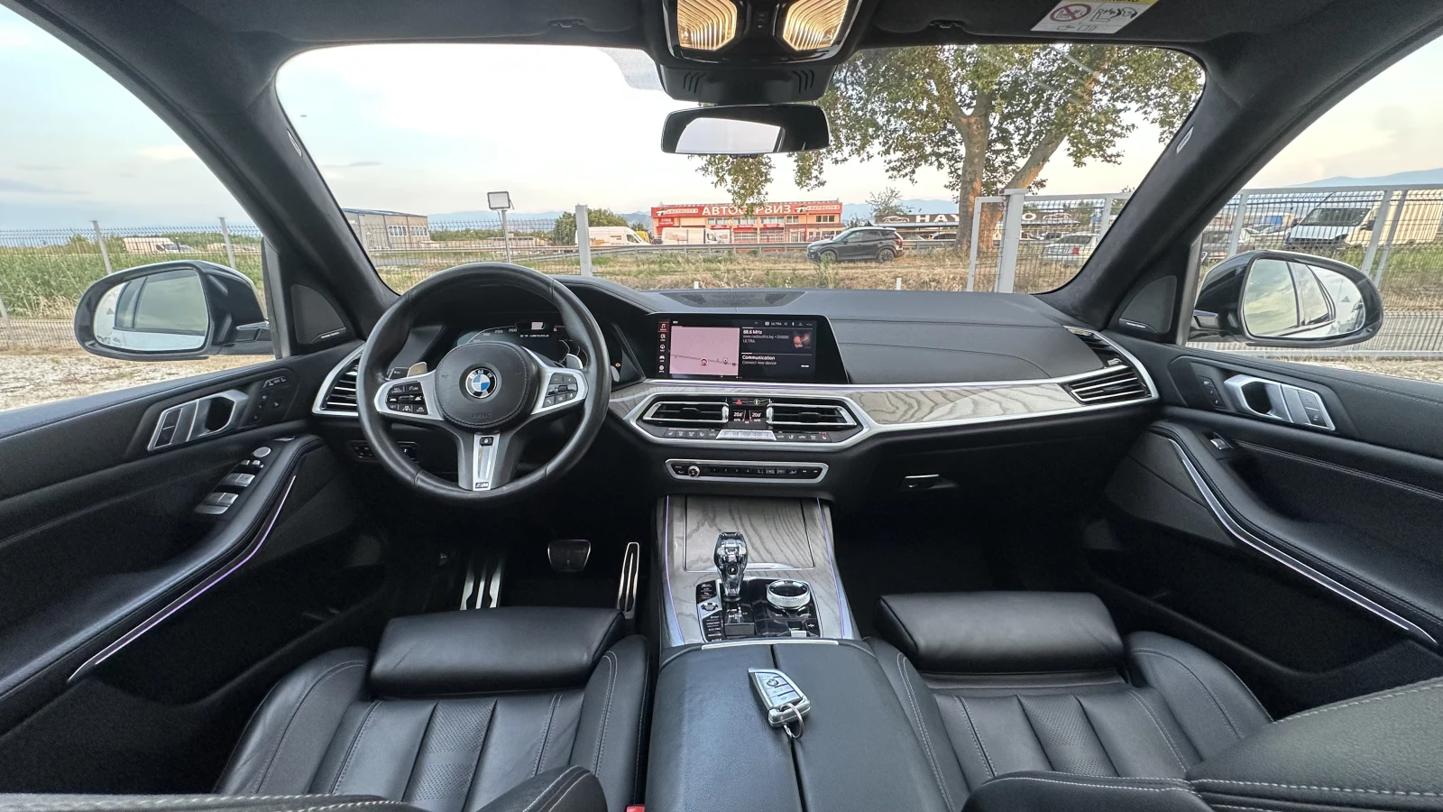 BMW X7 M50d xDrive M PACK| 7 SEATS| TV| HARMON KARDON| FU, снимка 7 - Автомобили и джипове - 55186508