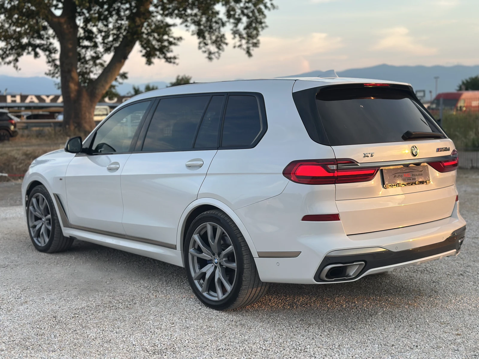 BMW X7 M50d xDrive M PACK| 7 SEATS| TV| HARMON KARDON| FU, снимка 4 - Автомобили и джипове - 55186508