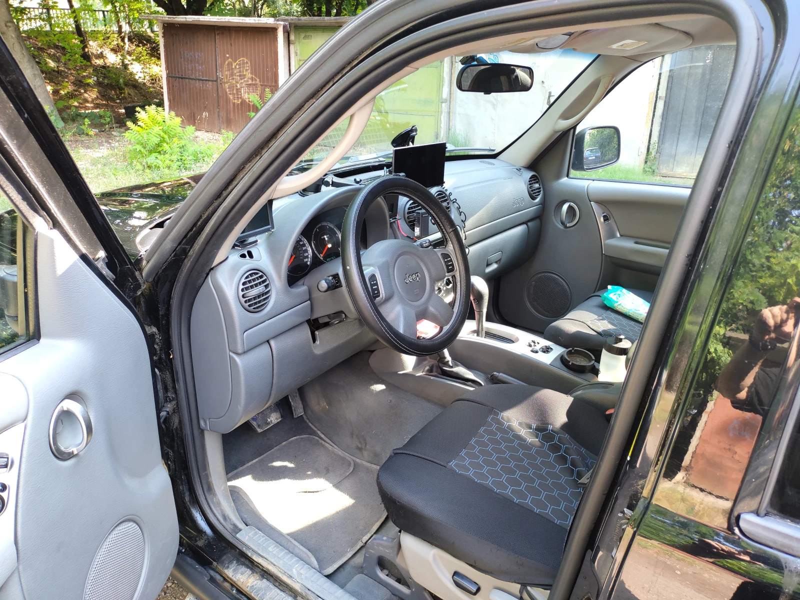 Jeep Cherokee III KJ 2.8 CRD, снимка 9 - Автомобили и джипове - 55338047