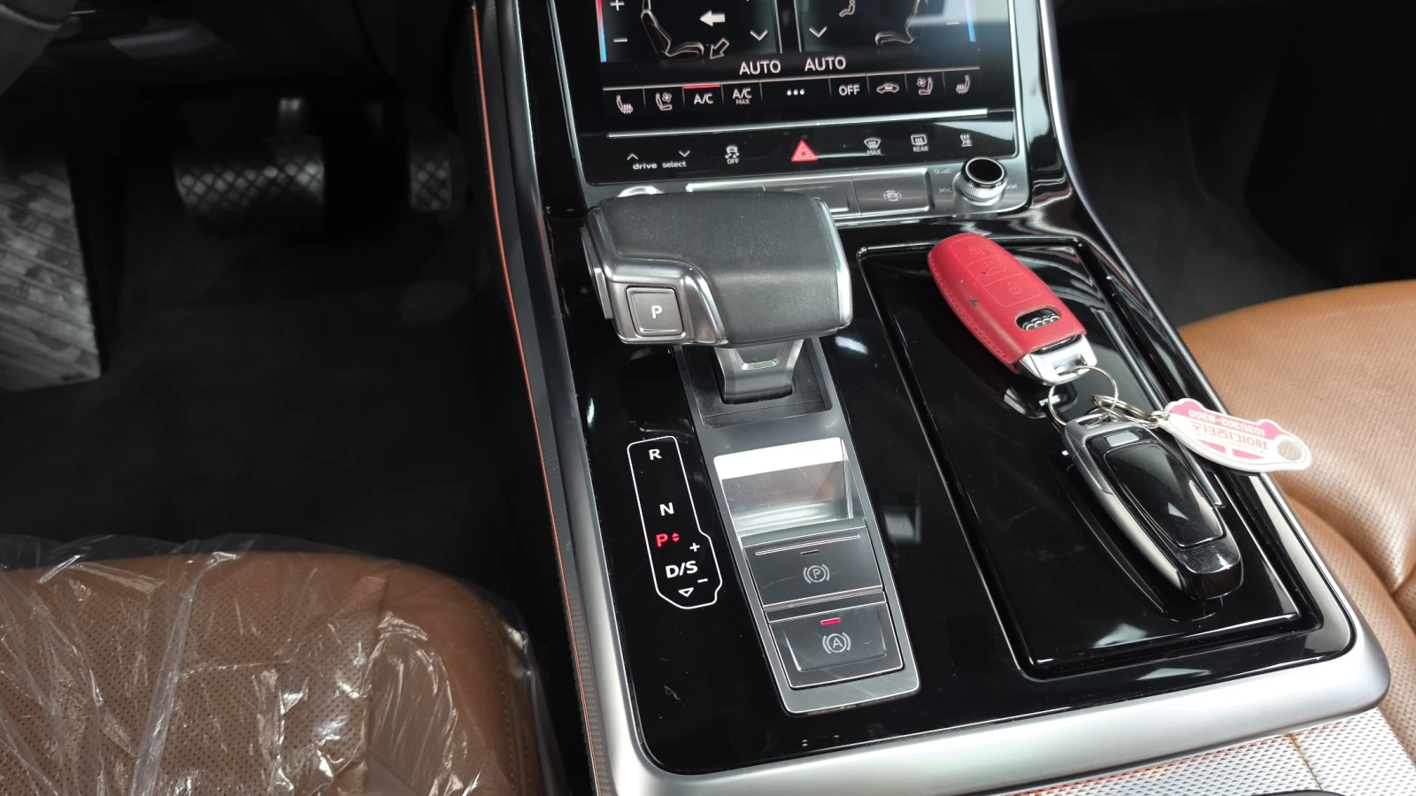 Audi Q8 45 TDI quattro* ЕЛ. БАГАЖНИК* HUD* КРАЙНА ЦЕНА, снимка 9 - Автомобили и джипове - 55496040