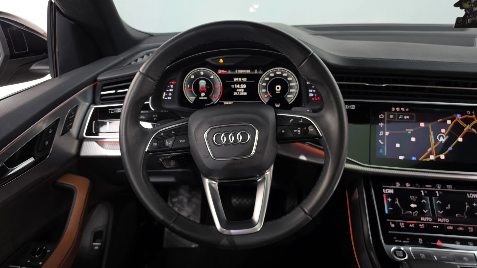 Audi Q8 45 TDI quattro* ЕЛ. БАГАЖНИК* HUD* КРАЙНА ЦЕНА, снимка 12 - Автомобили и джипове - 55496040