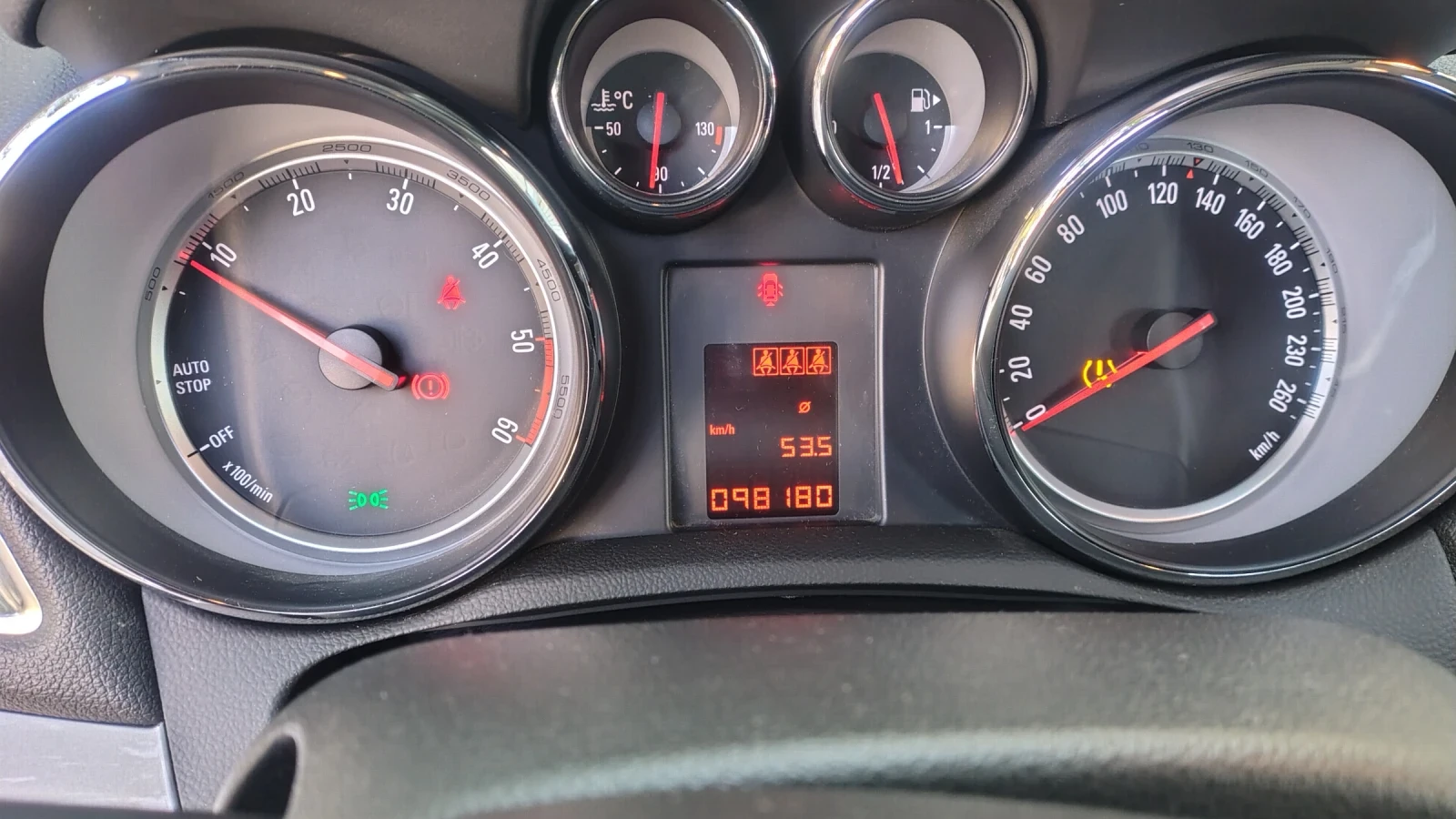 Opel Mokka, снимка 7 - Автомобили и джипове - 56596263