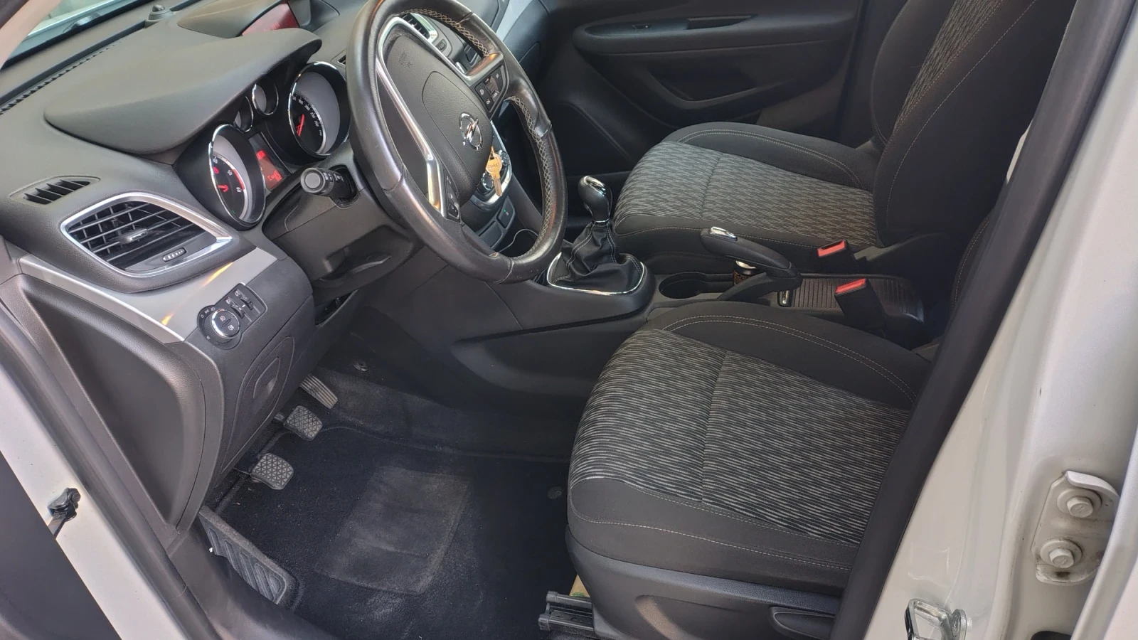 Opel Mokka, снимка 6 - Автомобили и джипове - 56596263