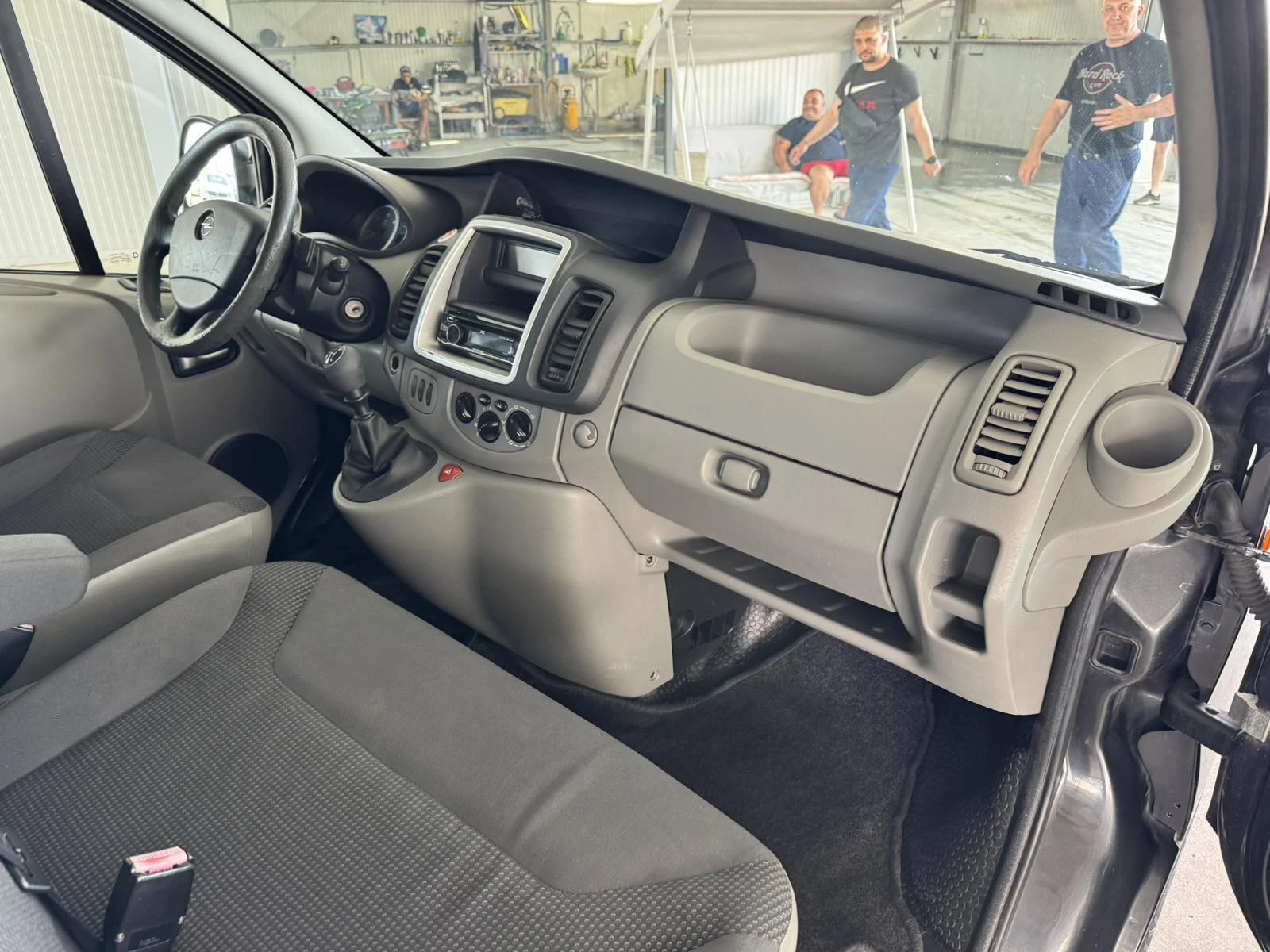 Opel Vivaro 2.0CDTI* 115ps* 9места* 6ск* КЛИМАТИК* ПАРКТРОНИК, снимка 12 - Бусове и автобуси - 55443514