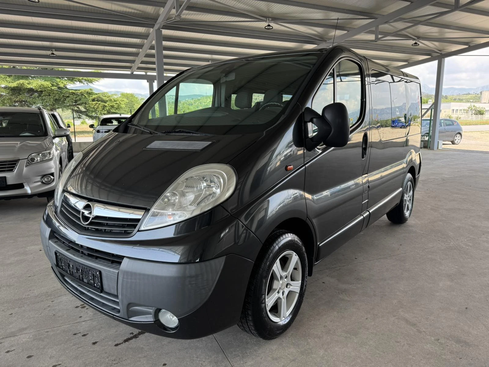 Opel Vivaro 2.0CDTI* 115ps* 9места* 6ск* КЛИМАТИК* ПАРКТРОНИК