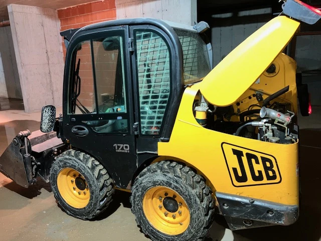 Мини челни товарачи JCB 170, снимка 3 - Индустриална техника - 48284340