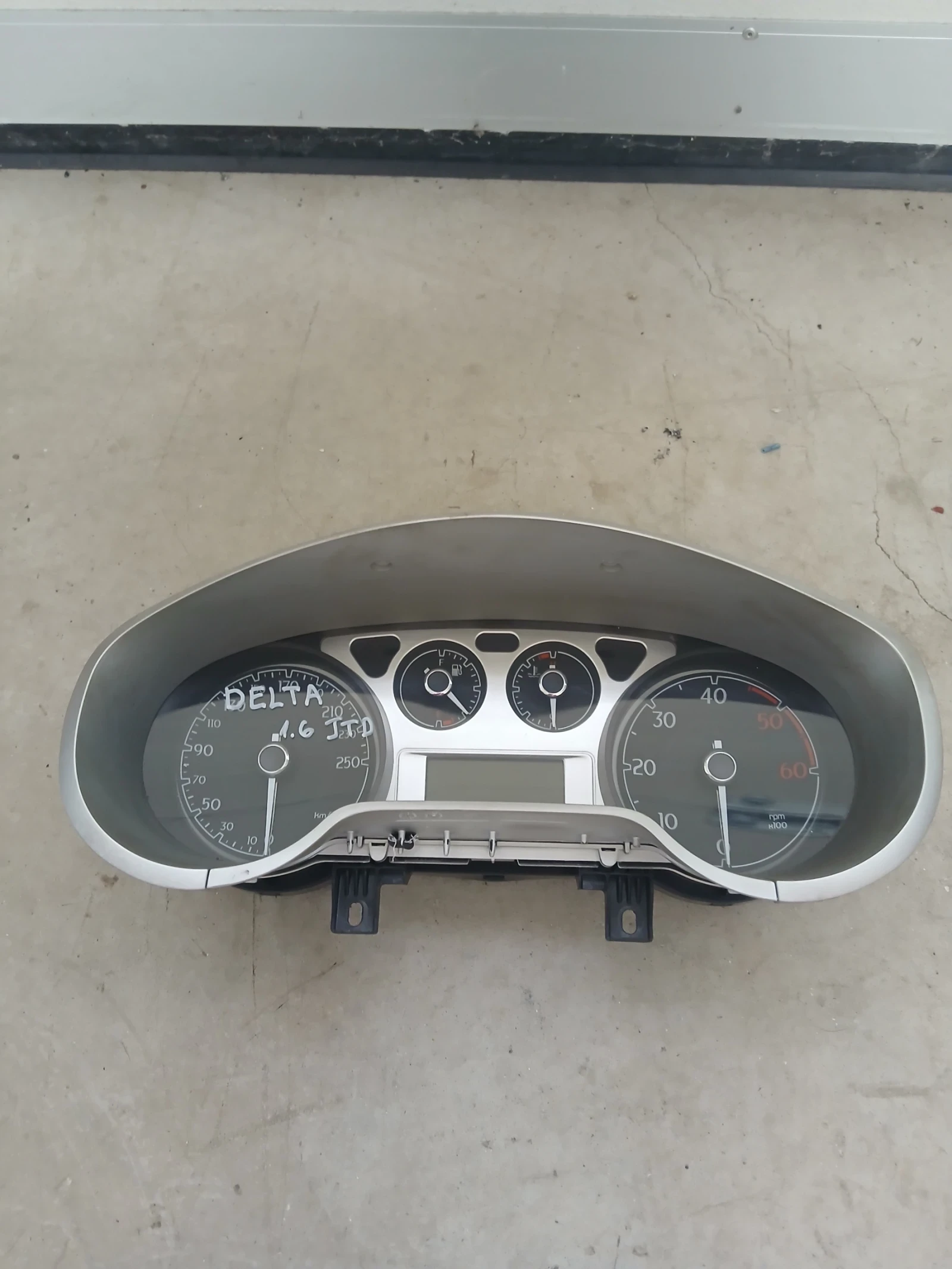50800401 километраж Lancia Delta 1.6 