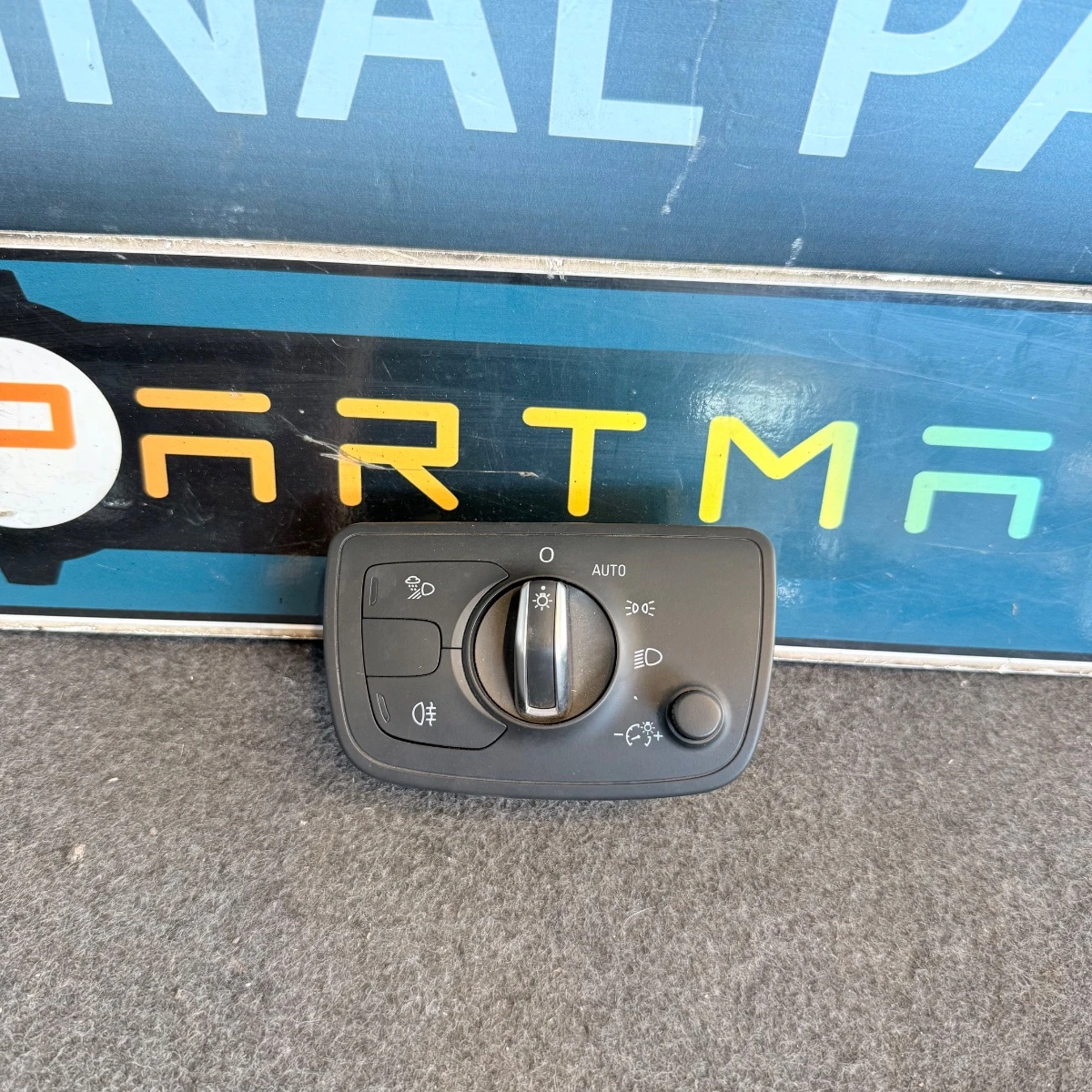 Бутон светлини фарове за Audi Ауди A6 A7 A8 4G 4H C7 4G0941531BE-1442