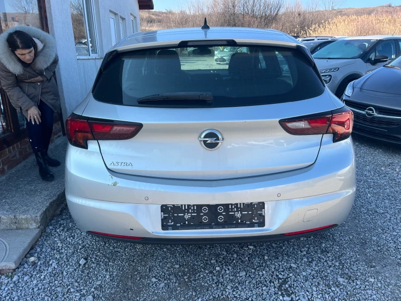 Opel Astra 1.6 CDTi, снимка 6 - Автомобили и джипове - 49024719