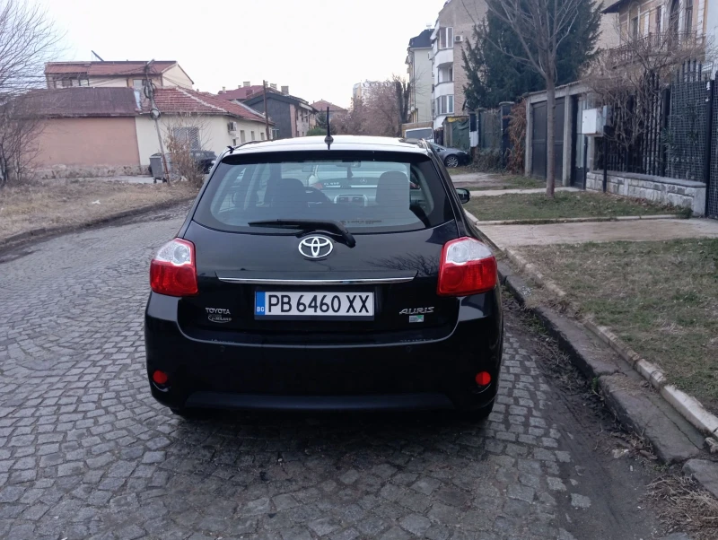 Toyota Auris 1.3 6ск. Facelift , снимка 4 - Автомобили и джипове - 49262303