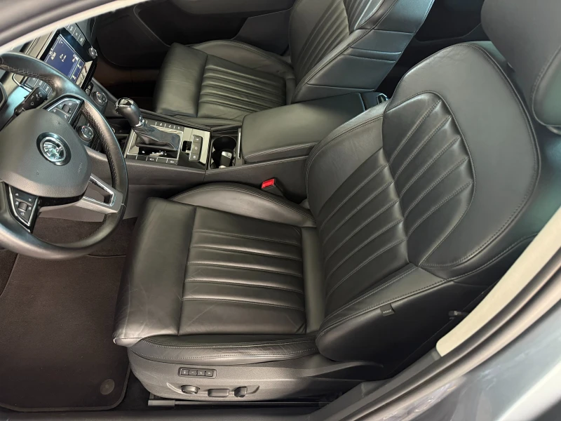 Skoda Superb 2.0TDI* 190к.с* СЕРВИЗНА КНИЖКА С ПЪЛНА ИСТОРИЯ , снимка 8 - Автомобили и джипове - 49815368