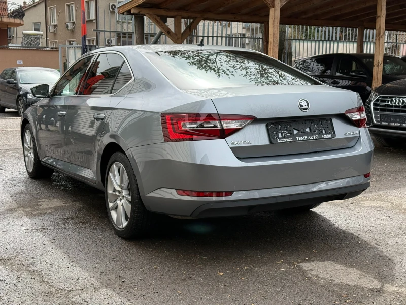 Skoda Superb 2.0TDI* 190к.с* СЕРВИЗНА КНИЖКА С ПЪЛНА ИСТОРИЯ , снимка 7 - Автомобили и джипове - 49815368