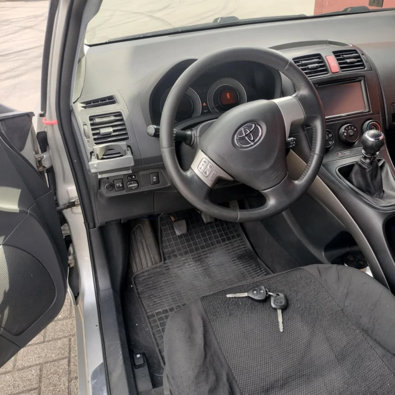 Toyota Auris, снимка 7 - Автомобили и джипове - 52606239