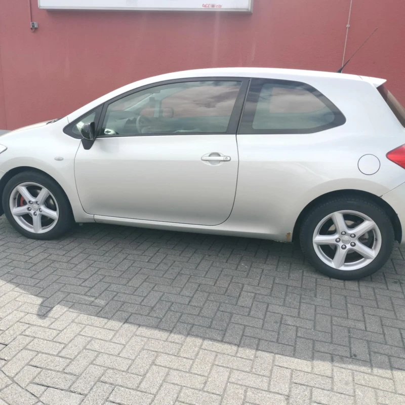 Toyota Auris, снимка 4 - Автомобили и джипове - 52606239