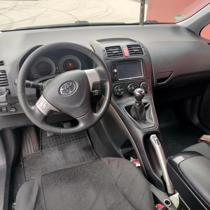 Toyota Auris, снимка 2 - Автомобили и джипове - 52606239