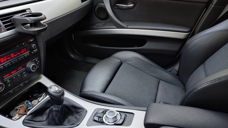 BMW 320, снимка 14 - Автомобили и джипове - 52095423