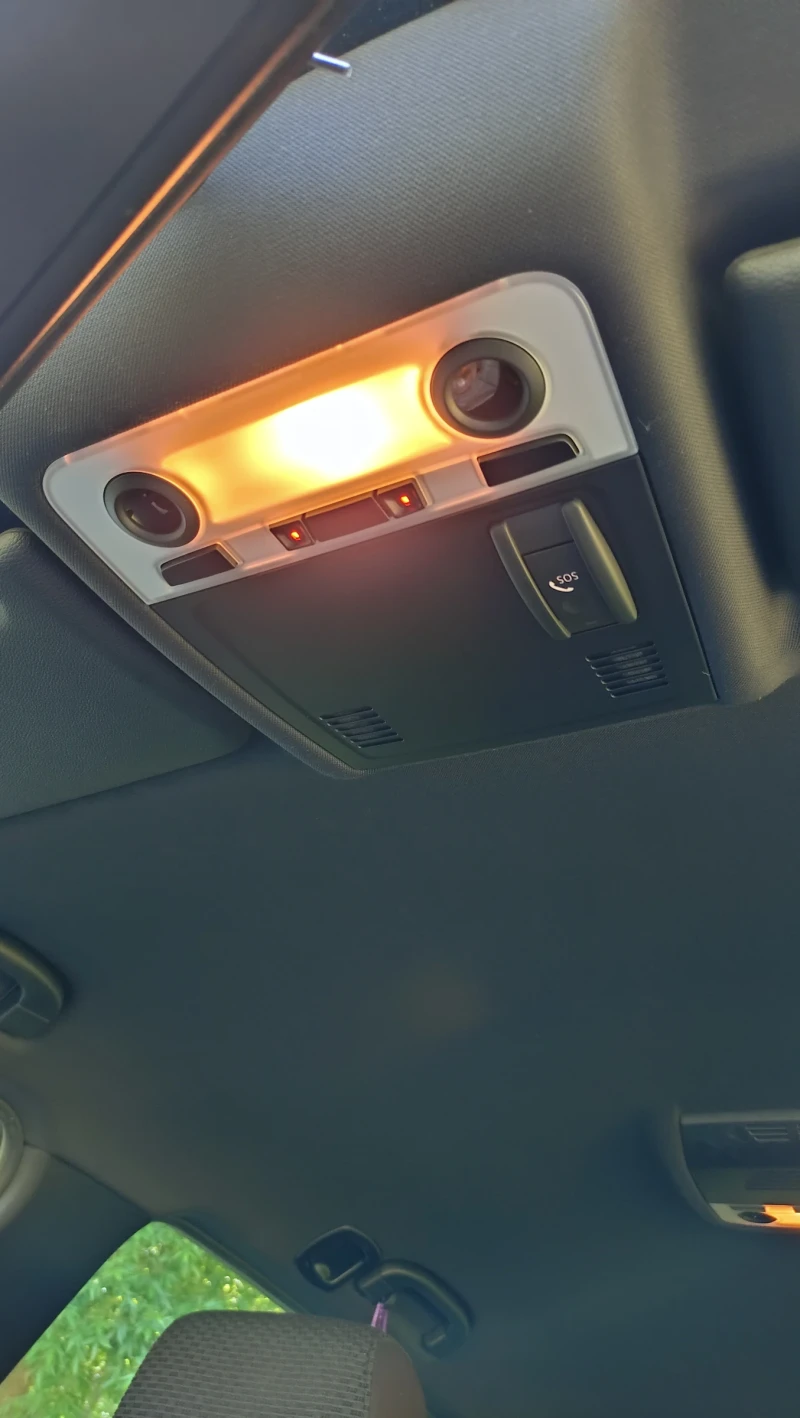 BMW 320, снимка 11 - Автомобили и джипове - 52095423