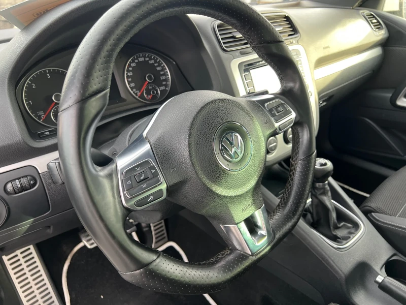 VW Scirocco 2.0TDI Navi- Sport, снимка 9 - Автомобили и джипове - 52567611