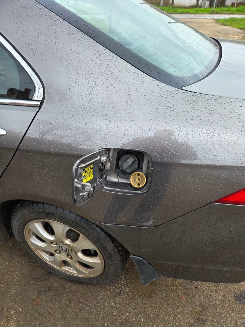 Honda Accord Газ-бензин, снимка 2 - Автомобили и джипове - 53153011