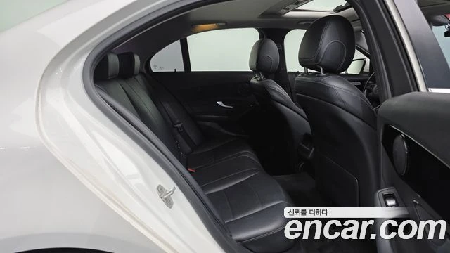 Mercedes-Benz C 200, снимка 12 - Автомобили и джипове - 56077575