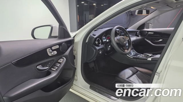 Mercedes-Benz C 200, снимка 10 - Автомобили и джипове - 56077575