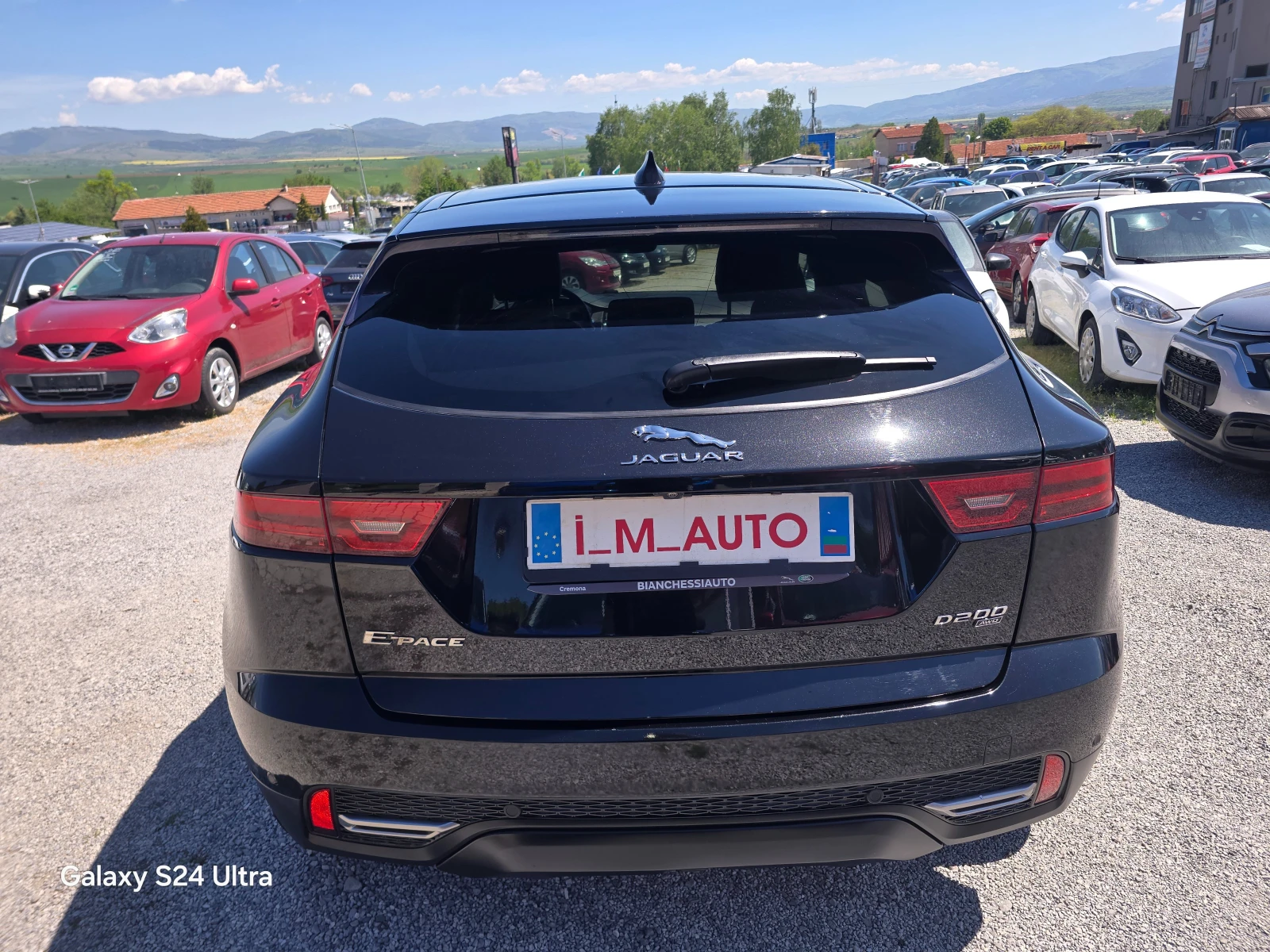 Jaguar E-pace 2.0D-204K.C-4X4-NAVI-CAMERI-EURO6 - изображение 5