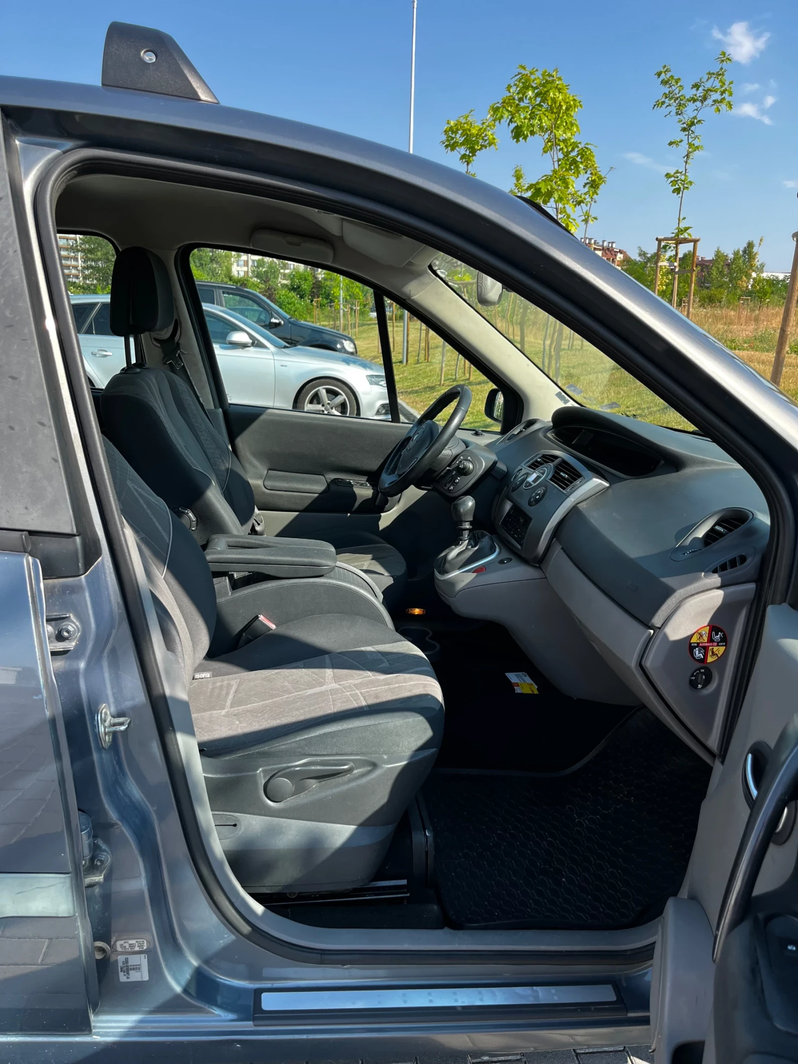 Renault Scenic с газова уредба - изображение 8