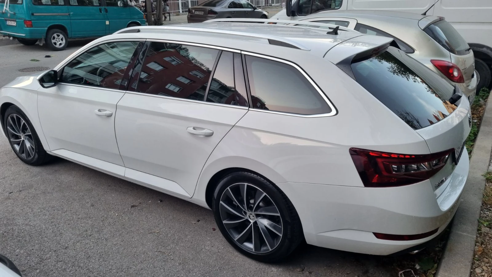 Skoda Superb L&K TSI 2.0 280PS 4X4 Цената е с включено ДДС - изображение 3