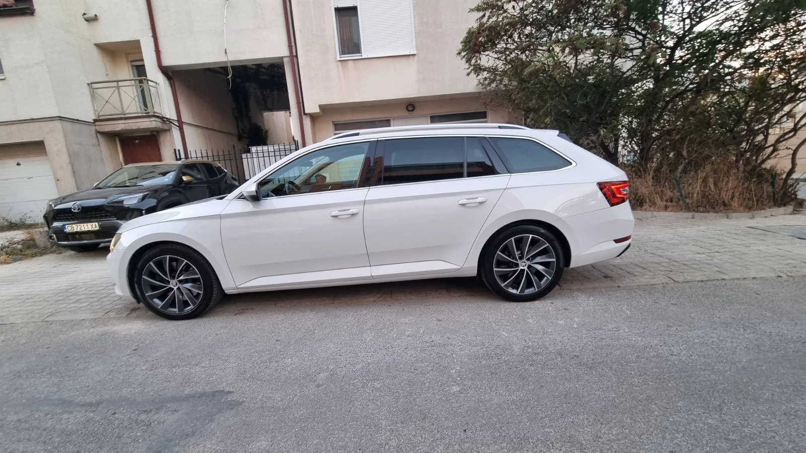 Skoda Superb L&K TSI 2.0 280PS 4X4 Цената е с включено ДДС - изображение 4