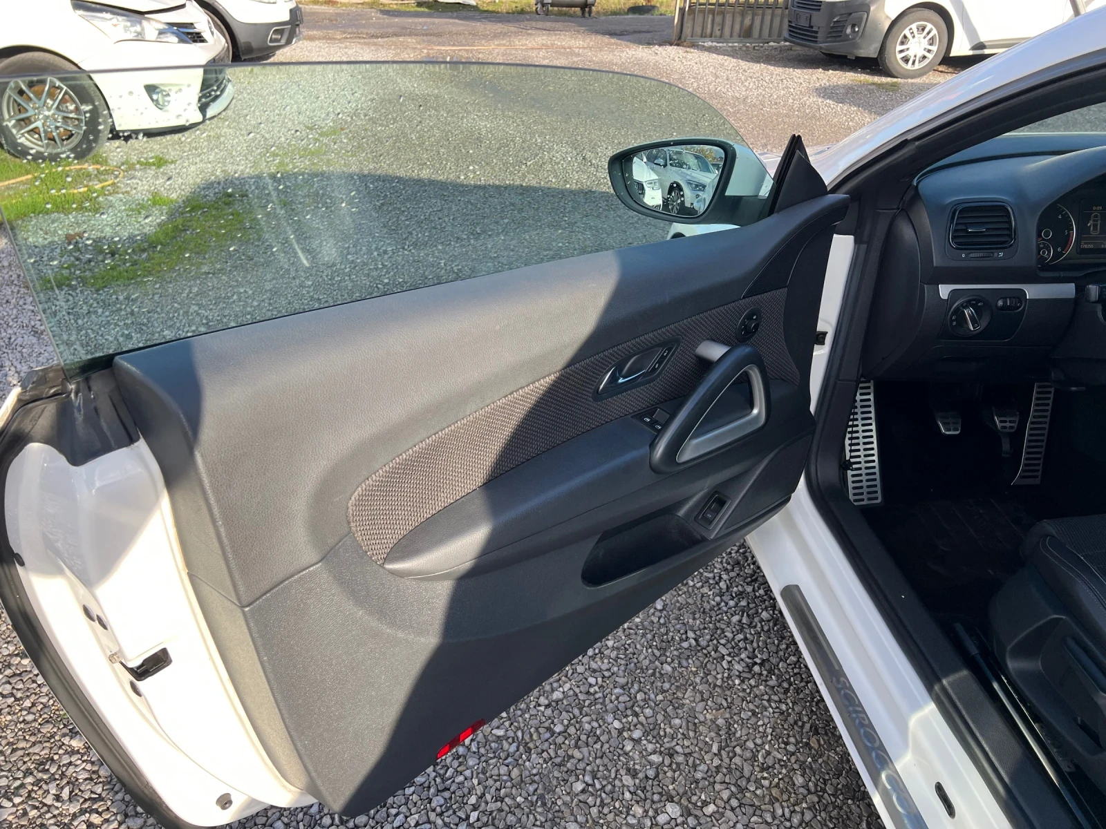 VW Scirocco 2.0TDI Navi- Sport - изображение 8